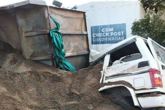 Accident, gandhinagar