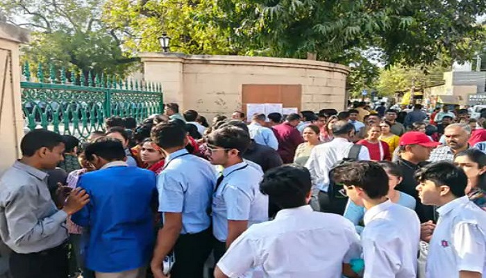 CBSEની ધોરણ 10 અને 12ની પરીક્ષાનો પ્રારંભ, પ્રથમ દિવસના પેપર સરળ લાગ્યા