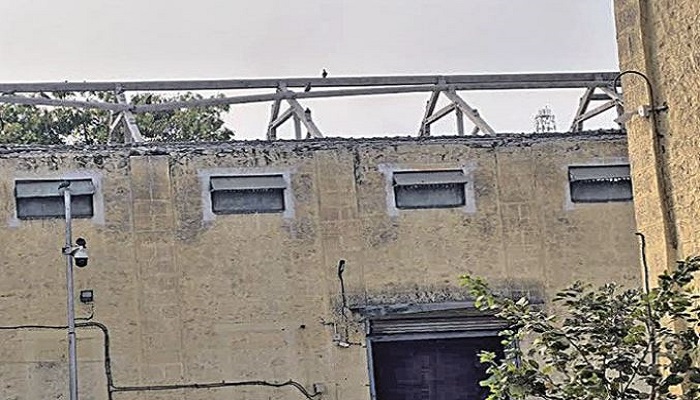 સુરેન્દ્રનગરમાં સરકારી ગોદામનાં છત પર પતરા નથી, અનાજ બગડી જવાની શક્યતા