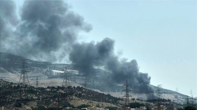 અમેરિકા અને ઇઝરાયેલના ઈરાન પર ભીષણ હુમલા, તેહરાન ધડાકાઓથી ગાજ્યું