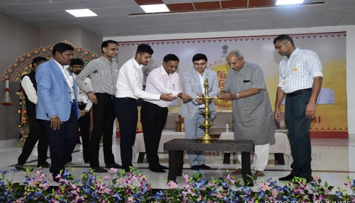 માહિતી ખાતાની કામગીરીને વધુ વેગવાન બનાવવા પોઈચામાં ચિંતન શિબિર