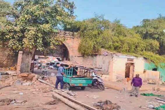 Old vegetable merket demilished, Vaghawan