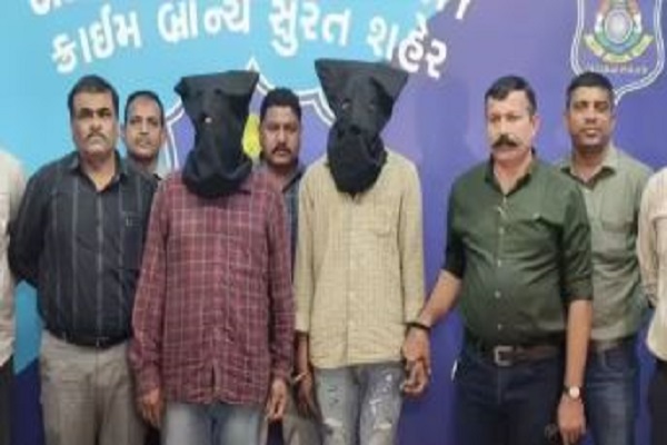 સુરતમાં કારચાલક સાથે ઝગડો કરી 35 લાખ લૂંટી લેનારી છારા ગેન્ગના બે શખસો પકડાયા