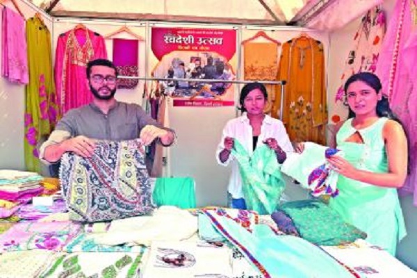 ગુજરાતના શહેરોમાં સ્વદેશી મેળાઓના આયોજનથી ‘વોકલ ફોર લોકલ’ને પ્રોત્સાહન