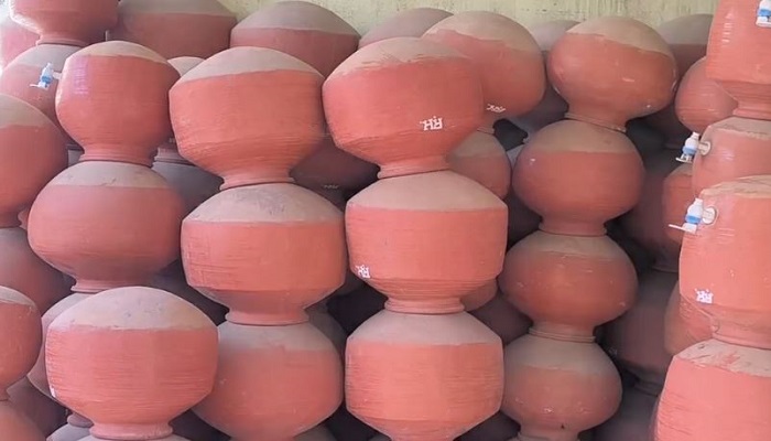 ઉનાળાના આગમન પહેલા જ વઢવાણમાં માટલાં બનાવવાની કામગીરીનો પ્રારંભ