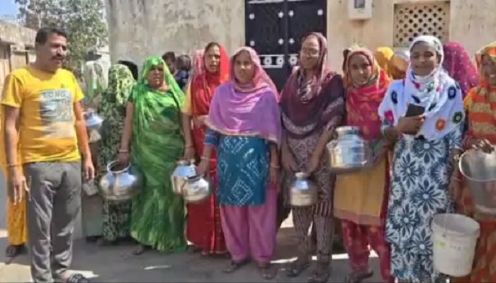 વઢવાણના નવા દરવાજા, કોળીપરા સહિત વિસ્તારોમાં 10 દિવસથી પાણી ન મળતા કકળાટ