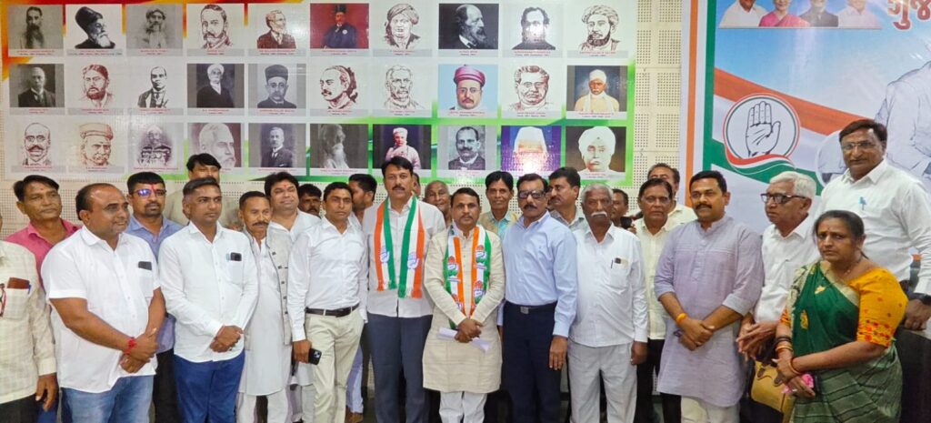 Several BJP leaders join Congress