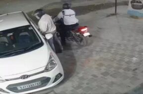 car window broken avd stolen