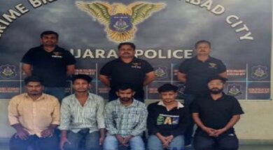 gang caught stealing from courier