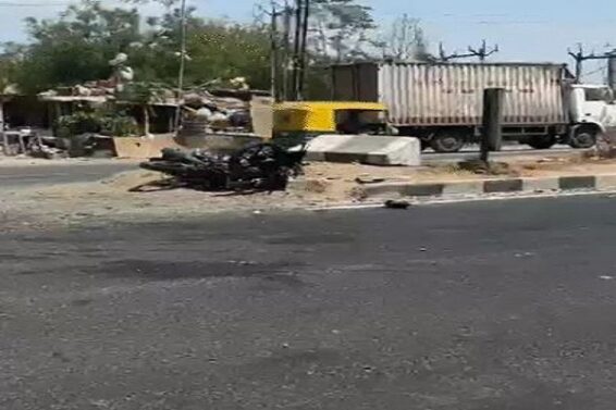 Accident, kheda highway