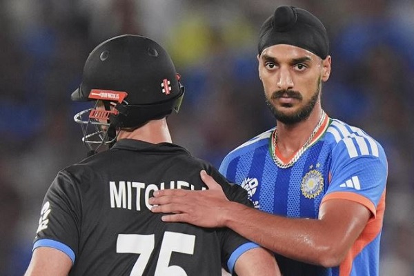 ડેરિલ મિશેલને થ્રો ફટકારવા બદલ ICC એ અર્શદીપ સિંહને મેચ ફીના 15% દંડ ફટકાર્યો