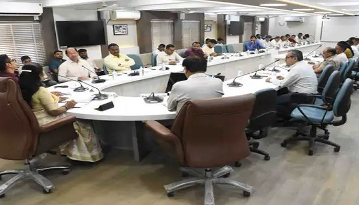 બનાસકાંઠામાં દિશા કમિટીની બેઠકમાં સાંસદ ગનીબેન ઠાકોરે વિકાસના કામોની કરી સમીક્ષા