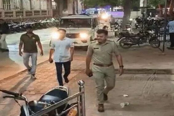 Bhavnagar, Attack on police