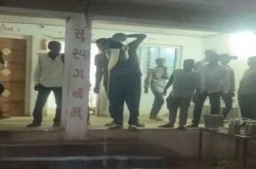 Cattle farmers protest against dairy