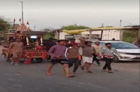 Chotila mataji, pedestrians
