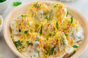 Dahi Papadi Chaat Recipe