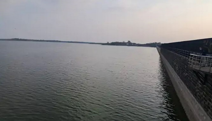 ઉનાળાના આકરા તાપમાનને લીધે સૌરાષ્ટ્રના જળાશયોમાં નીર ઘટવા લાગ્યા