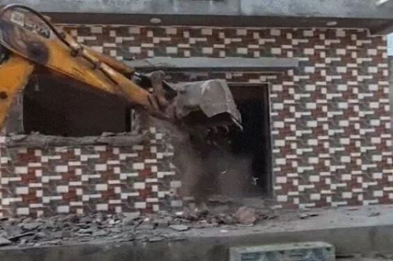 Demolition, Bhavnagar