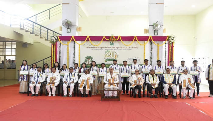 સત્યના માર્ગે ચાલી મેળવેલા જ્ઞાનનો રાષ્ટ્ર હિતમાં  ઉપયોગ કરવો જોઈએ: રાજ્યપાલ