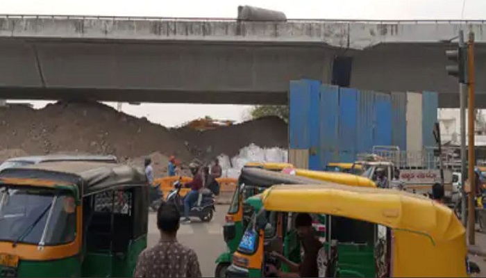 અમદાવાદમાં હાટકેશ્વર બ્રિજ તોડવાની કામગીરીને લીધે ટ્રાફિકને ડાયવર્ઝન અપાયું