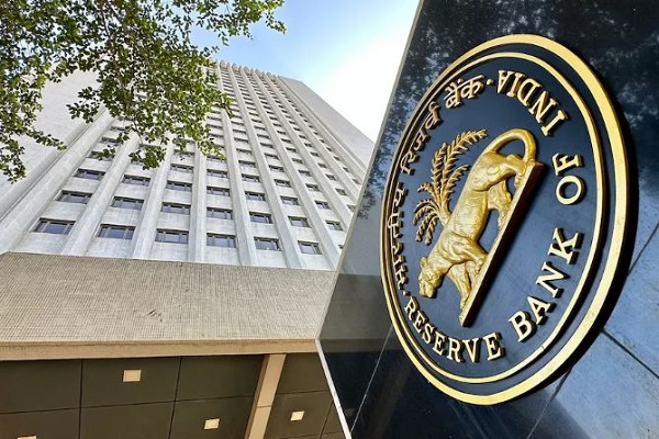 RBI એ મૂડી બજારમાં રોકાણ સંબંધિત નવા નિયમો ત્રણ મહિના માટે મુલતવી રાખ્યા