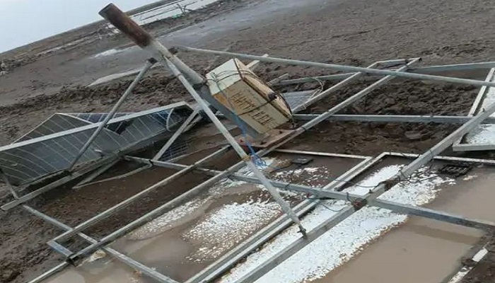 ખારાઘોડા અને ઝિંઝુવાડાના રણમાં વાવાઝોડાને લીધે સોલાર પેનલો તૂટી પડી