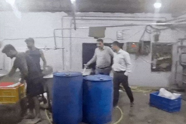 સુરતના પાંડેસરામાં 1401 કિલોગ્રામ શંકાસ્પદ પનીરનો જથ્થો પકડાયો