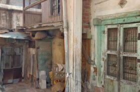 Dilapidated houses in Modasa