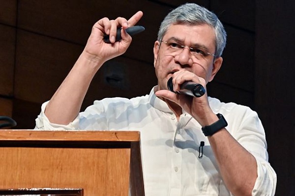 ભારતમાં ઇન્ટરનેટ સેવાઓ વિશ્વમાં સૌથી સસ્તી છે: અશ્વિની વૈષ્ણવ