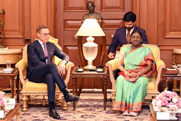 રાષ્ટ્રપતિ દ્રૌપદી મુર્મુ ફિનલેન્ડના રાષ્ટ્રપતિ એલેક્ઝાન્ડર સ્ટુબને મળ્યા