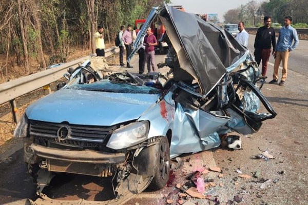 પુણે-મુંબઈ એક્સપ્રેસ વે પર માર્ગ અકસ્માત, IIT બોમ્બેના 3 વિદ્યાર્થીઓના મોત