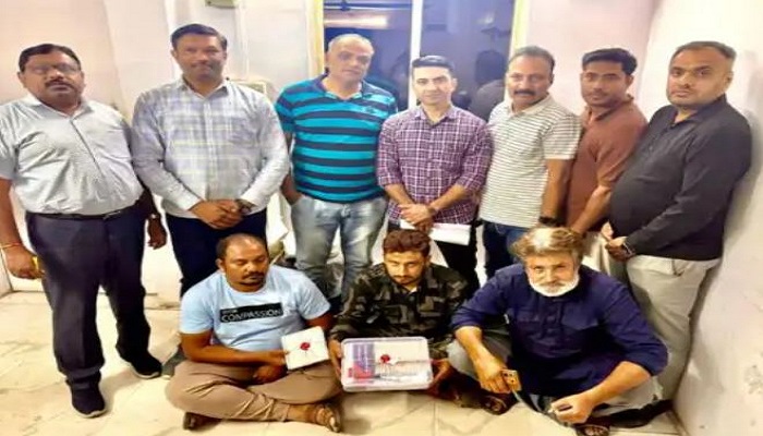 અમદાવાદના રાયખડમાં પ્રતિબંધિત દવાના જથ્થા સાથે ત્રણ શખસોની ધરપકડ