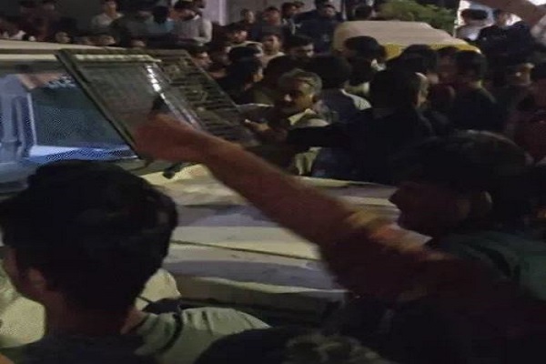 નિકોલમાં પોલીસની શી ટીમના ડ્રાઈવરે દારૂના નાશામાં જીપ ડિવાઈડ પર ચડાવી દીધી