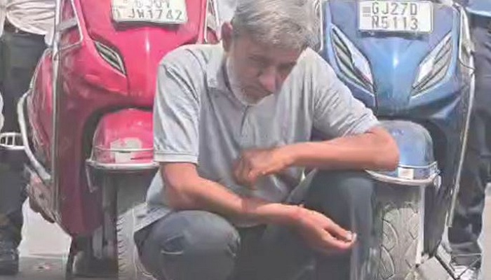 અમદાવાદમાં સ્કૂટર અને બાઈકની ચોરી કરતો રિઢો આરોપી પકડાયો, 41 ગુનાનો ભેદ ઉકેલાયો