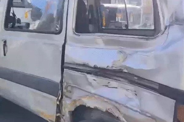 રાજકોટમાં સ્કૂલવાન અને સિટી બસ વચ્ચે અકસ્માતમાં 5 વિદ્યાર્થીઓને ઈજા