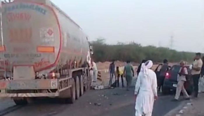 પાટણના સાંતલપુર હાઈવે પર ટેન્કર અને કાર વચ્ચે અકસ્માત સર્જાતા 4નાં મોત