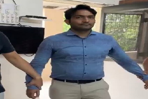 જામનગરમાં CPWDના આસિસ્ટન્ટ એન્જિનિયર રૂપિયા 4.52 લાખની લાંચ લેતા પકડાયા