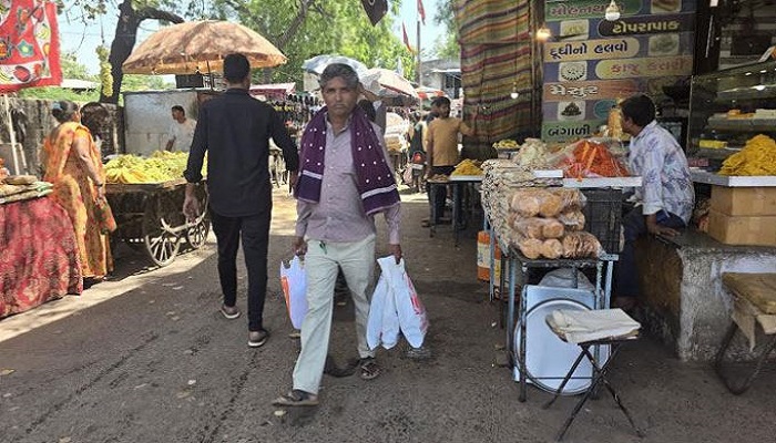 ધોળકામાં રોડ પર દબાણો અને આડેધડ પાર્કિંગને લીધે ટ્રાફિક સમસ્યા બની વિકટ