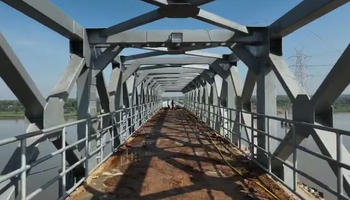 મહીસાગર નદી પરના ગંભીરા બ્રિજ તૂટ્યાને 7 મહિના બાદ માત્ર ટૂ-વ્હીલર માટે ખૂલ્લો મુકાયો