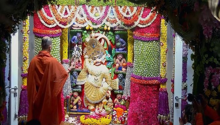 સાળંગપુરમાં આજે હનુમાન જ્યંતિની ભવ્ય ઊજવણી, દાદાને 8 કિલો સોનાના વાઘા પહેરાવાયા