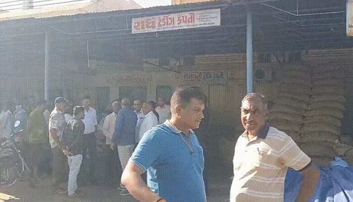 માણસા માર્કેટ યાર્ડમાં એક જ રાતમાં 17 દૂકાનોના તાળાં તૂટ્યા, વેપારીએમાં ફફડાટ