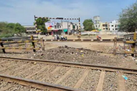 Nadiyad, SRP railway gat closed