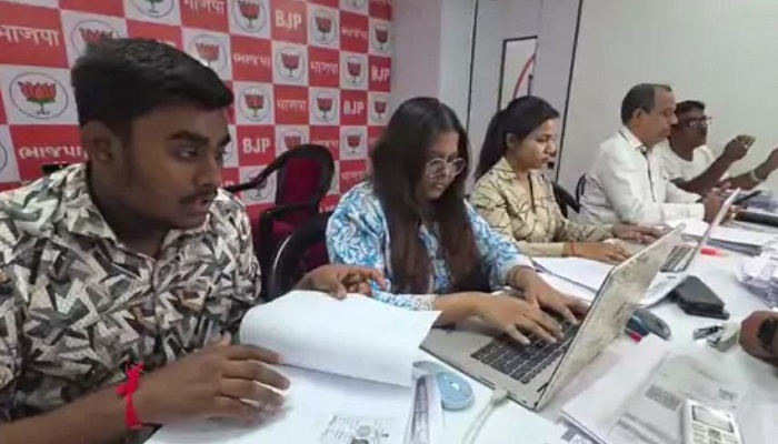 ભાજપ  5000 બંગાળી મતદાર શ્રમિકોને 4 ખાસ ટ્રેન દ્વારા પશ્વિમ બંગાળ લઈ જશે