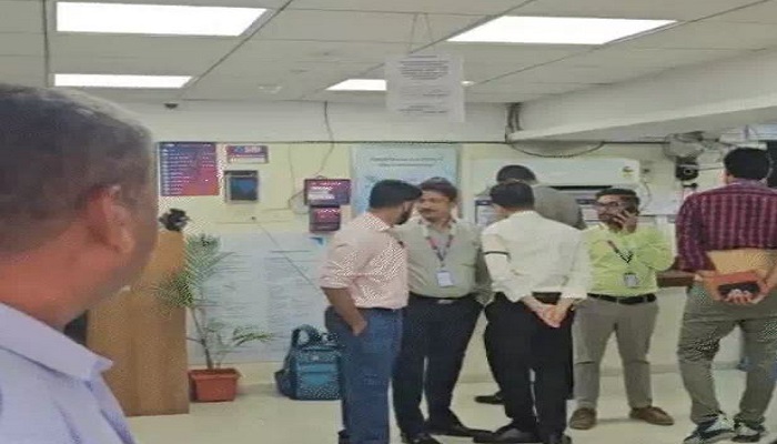 સુરતમાં SBI બ્રાન્ચમાં બંદુકની અણિએ રૂપિયા 50 લાખની લૂંટ