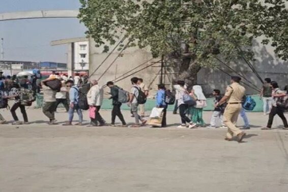 Udhna railway station