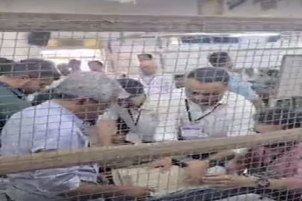 સ્થાનિક સ્વરાજ્યની ચૂંટણીના ત્રિપાંખિયા જંગમાં AIMIM અને સપાએ ખાતું ખોલાવ્યું