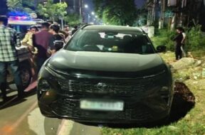 car driver suffers heart attack