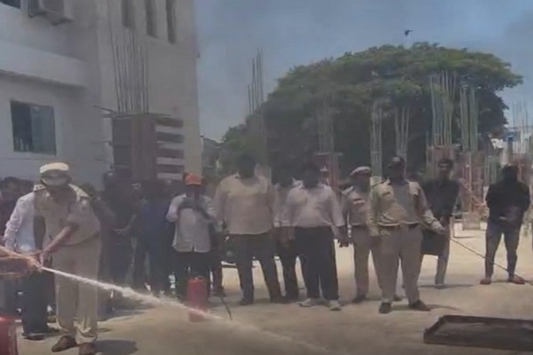 દીવમાં ફાયર સેફ્ટી વીકની ઉજવણી: નાગરિકોને સુરક્ષાના નિયમો અપનાવવા અનુરોધ