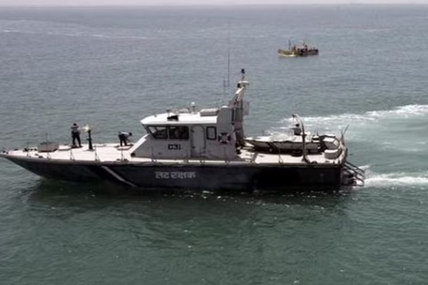 કચ્છની દરિયાઈ સરહદે હાઈ-એલર્ટ: મરીન કમાન્ડોનું સઘન પેટ્રોલિંગ