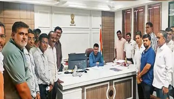 બિમાર શિક્ષકો અને મેટર્નિટી લીવ પર હોય એવી શિક્ષિકાઓને ચૂંટણી કામગીરી સોંપાતા વિરોધ